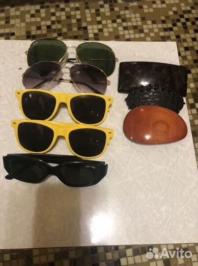 Очки и заколки для волос в дар