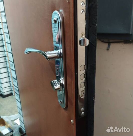 Вскрытие замков межкомнатных дверей