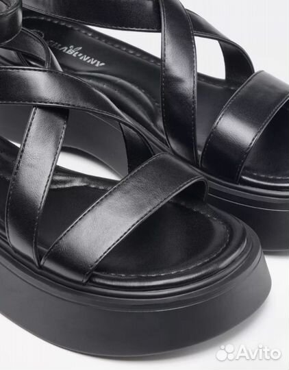 Босоножки с закрытой пяткой летние, р-р 35, новые