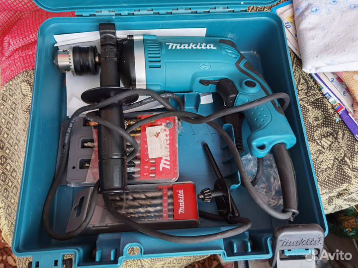 Ударная дрель makita
