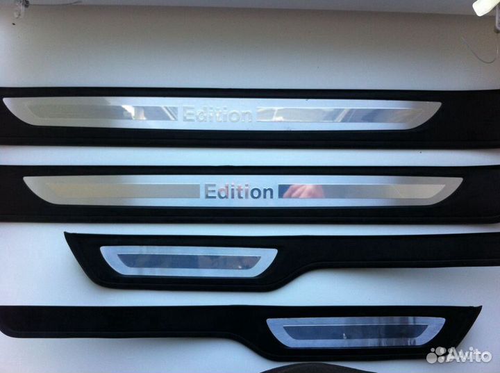 Накладки на пороги BMW e90