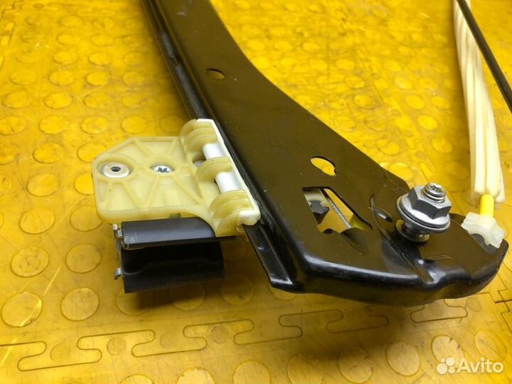 Стеклоподьемник передний левый Mercedes-Benz