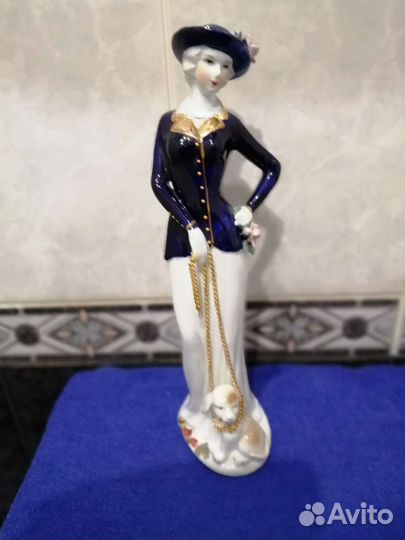 Фарфоровые статуэтки балерин и дам