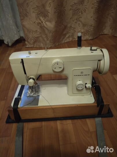 Швейная машинка чайка 132м