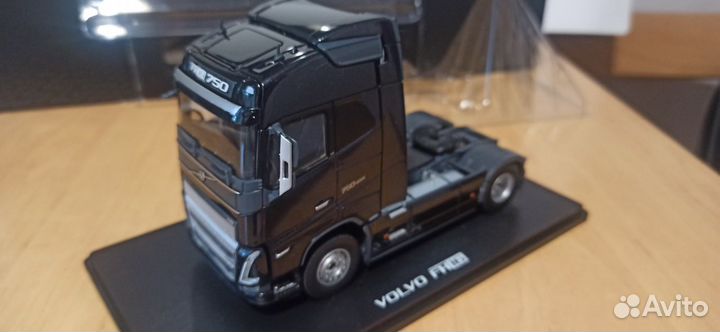 Модель автомобиля Volvo F16 1/43