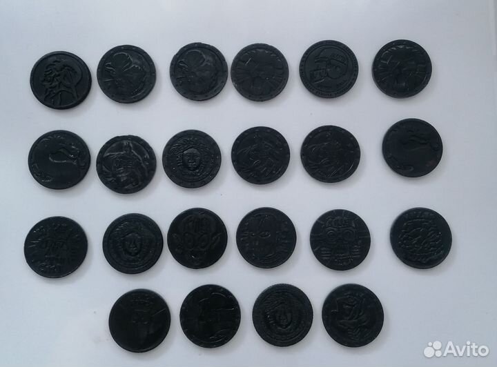 Фишки и биты из 90