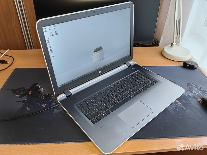 Ноутбук HP Pavilion 17 белый