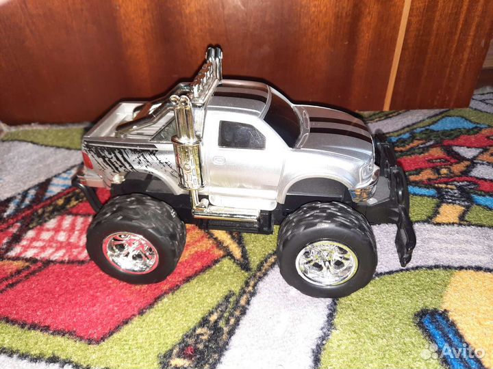 Машина на пульте управления