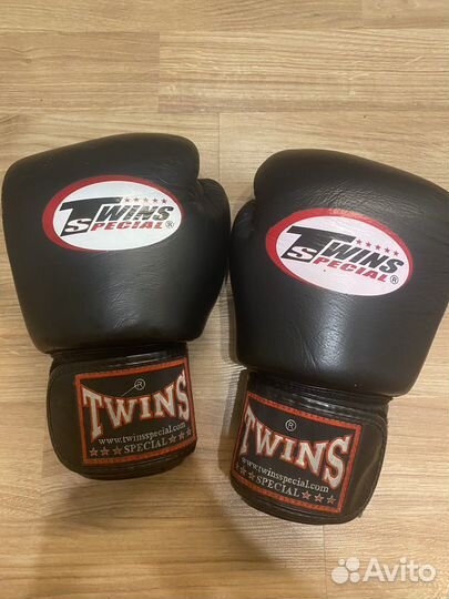 Боксерские перчатки 12 oz