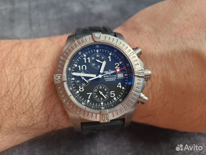 Breitling Avenger Titanium E13360 Chronometre