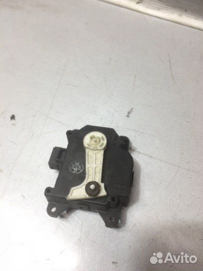 Сервопривод заслонки отопителя Toyota Corolla E150