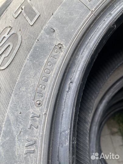 Bridgestone Dueler A/T 693 III 265/65 R17