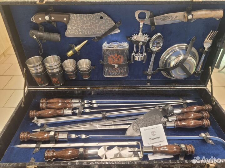 Набор шампуров в чемодане