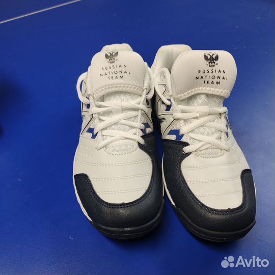 Кроссовки форвард