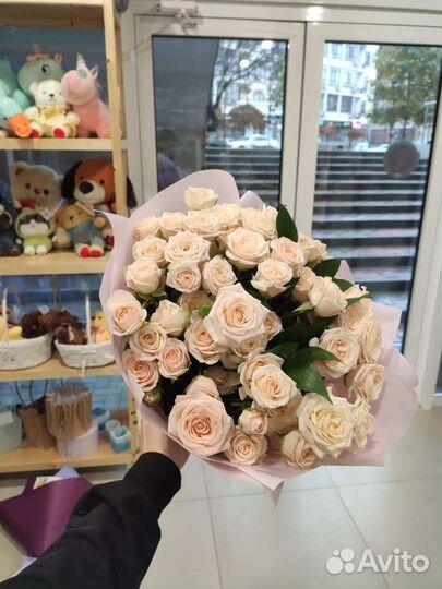 Букет кустовых роз