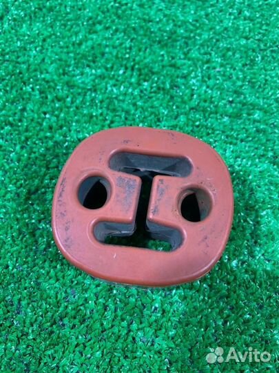 Резинка подвеса глушителя Audi A3 8P ccza 2009