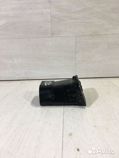 Дефлектор правый LADA xray 1.6 мт