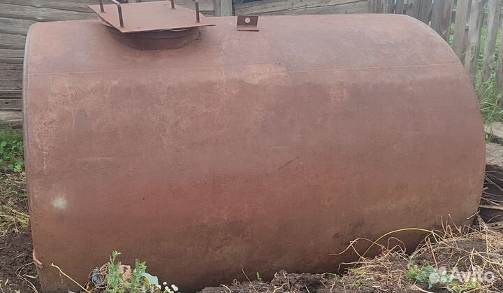 Металлическая цистерна (ёмкость)