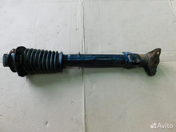 Передние амортизаторы на Mercedes E-Class W124