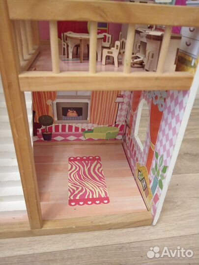Домик кукольный