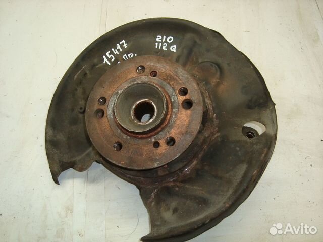 Кулак задний правый W210 M112 A2103504408