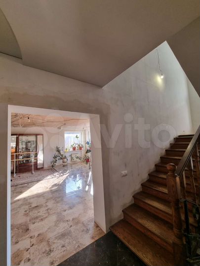 Дом 640 м² на участке 11 сот.