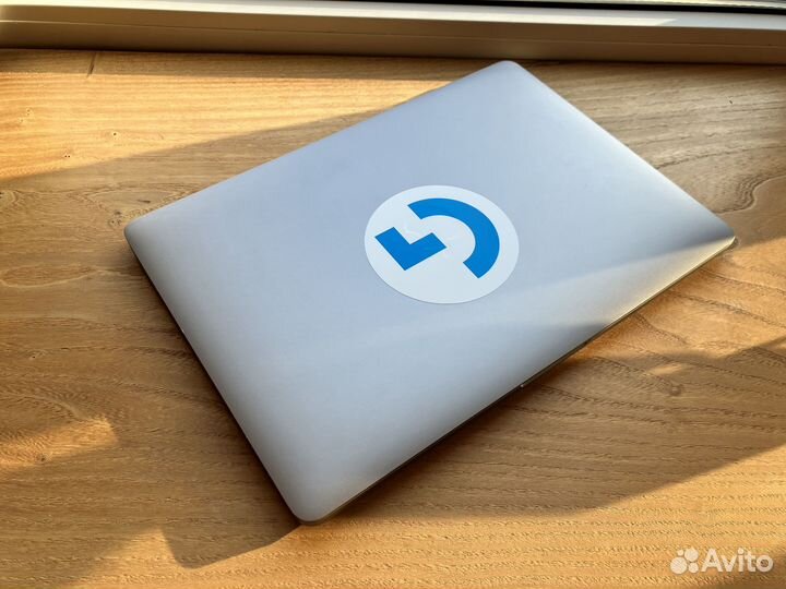 Macbook pro 13 2020 m1 16gb 256gb