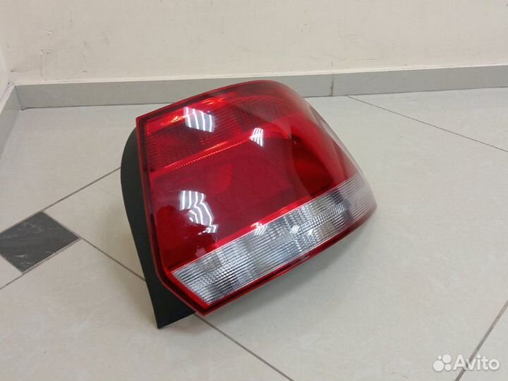 Фонарь задний правый Volkswagen Polo 2010-2014