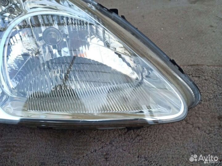 Фара Honda Civic eu1 правая