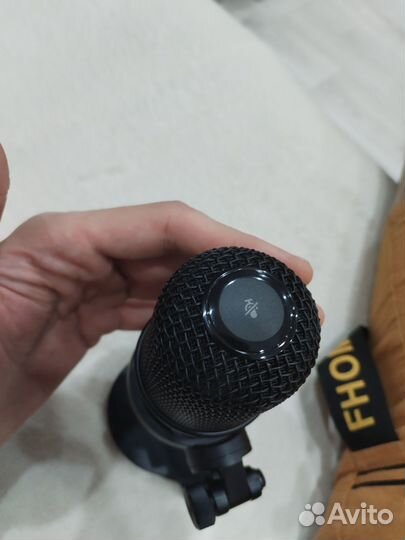 Продам микрофон HyperX SoloCast Black