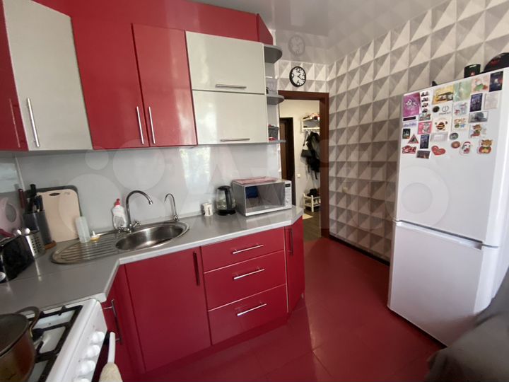 2-к. квартира, 47 м², 1/3 эт.