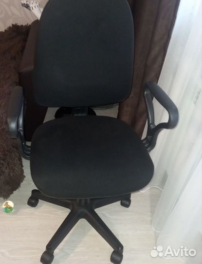 Компьютерное кресло для школьника