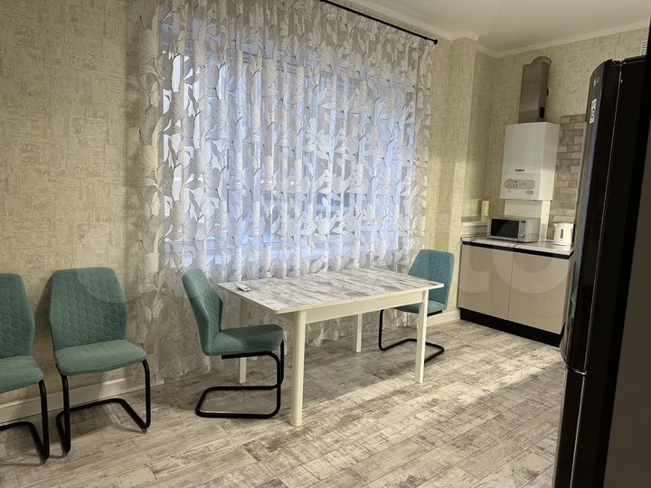 2-к. квартира, 90 м², 1/5 эт.