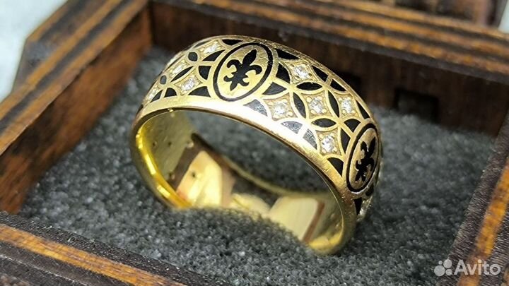 Золотое кольцо с Бриллиантами 585 пробы массой 7.6