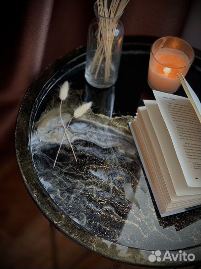 Журнальный столик круглый с эпоксидной смолой