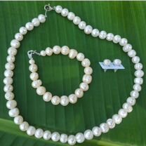 Набор из натурального жемчуга