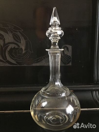 Изящный хрустальный графинчик. 50- х годов