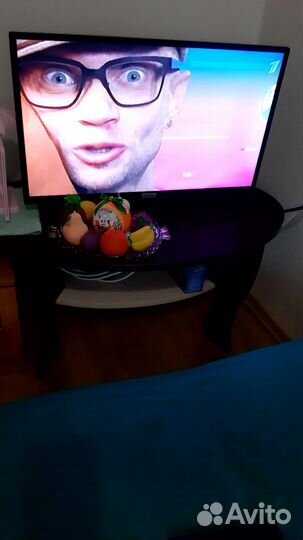 Журнальный столик круглый дерево