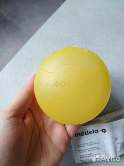 Накладки на грудь medela s новые