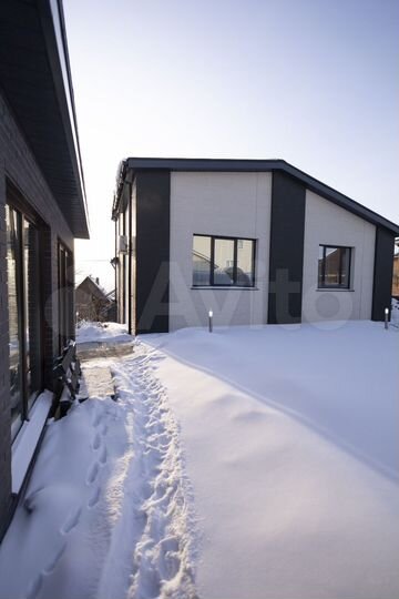 Коттедж 214 м² на участке 6 сот.