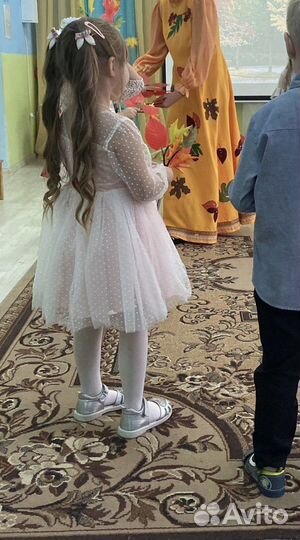 Платье для девочки праздничное 104-110
