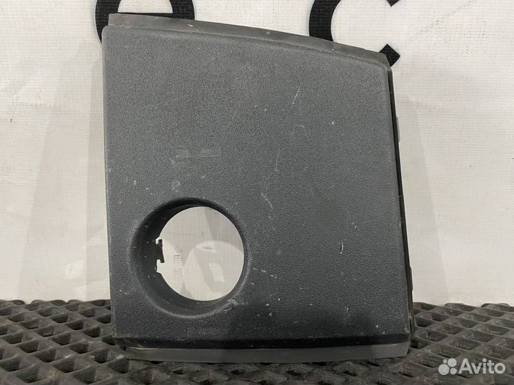 Рамка фары противотуманной правая Volvo FH5