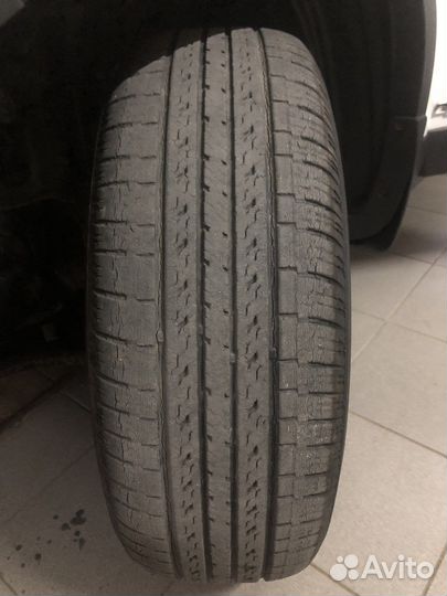 Nexen Roadian 571 235/65 R17