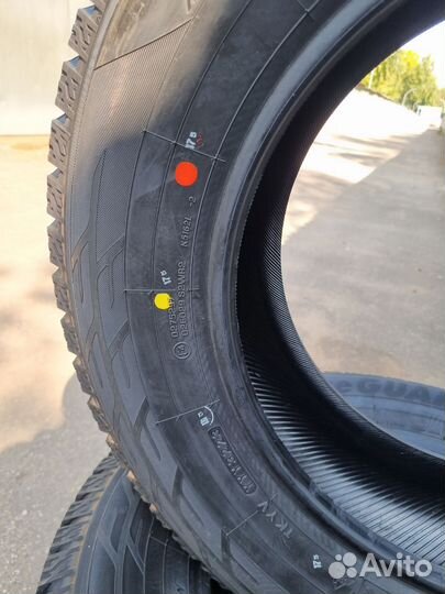 Yokohama Ice Guard Stud IG55 215/70 R16 100T