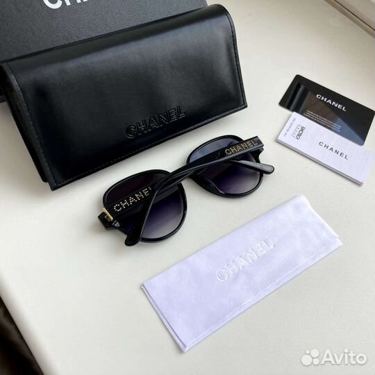Солнцезащитные очки Chanel