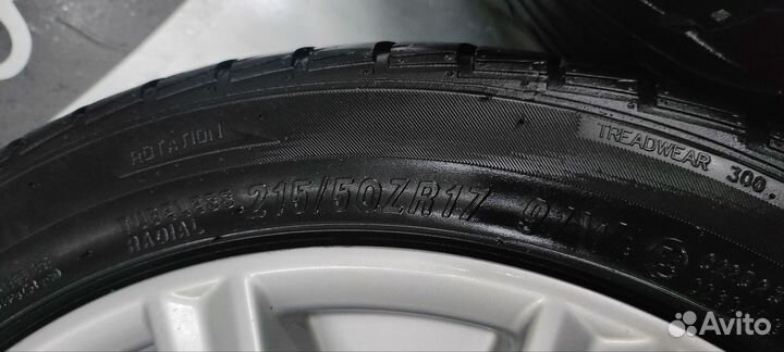 Комплект литых дисков с шиной