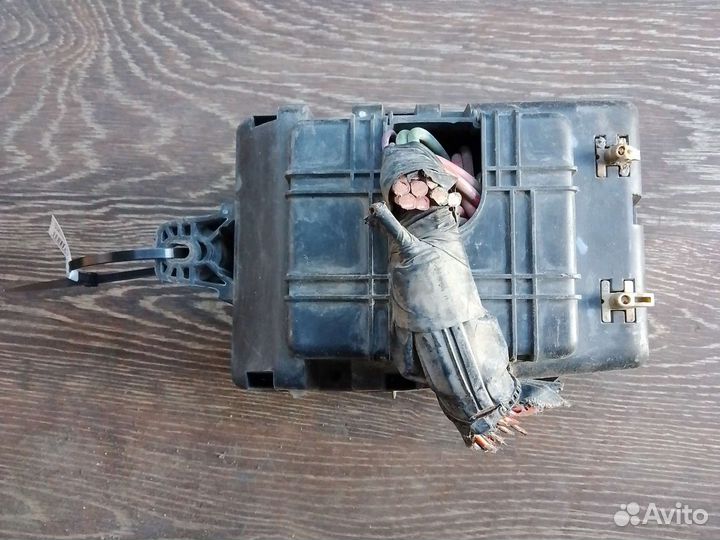 Блок предохранителей Форд Мондео 1 2