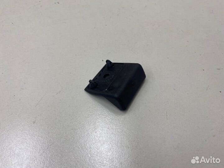 Отбойник крышки багажника Volkswagen Polo 6