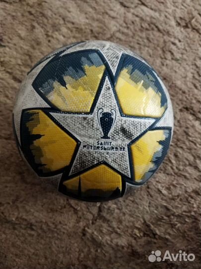 Футбольный мяч adidas лига чемпионов