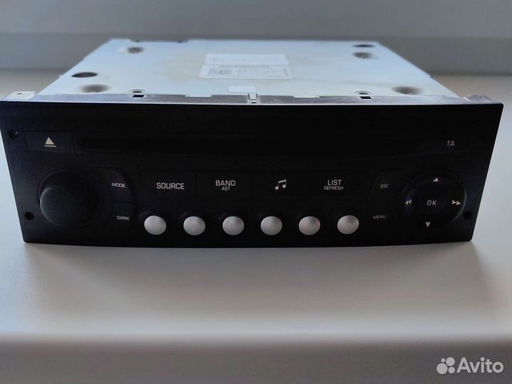 Магнитола Peugeot 3008